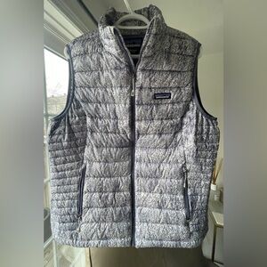 Patagonia Women’s Goose Down Puffer Vest - like new quality